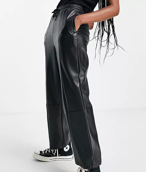 Womens Straight Fit Legging in Black