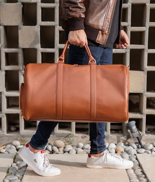 Men&rsquo;s Traveling Light Brown Leather Duffle Bag