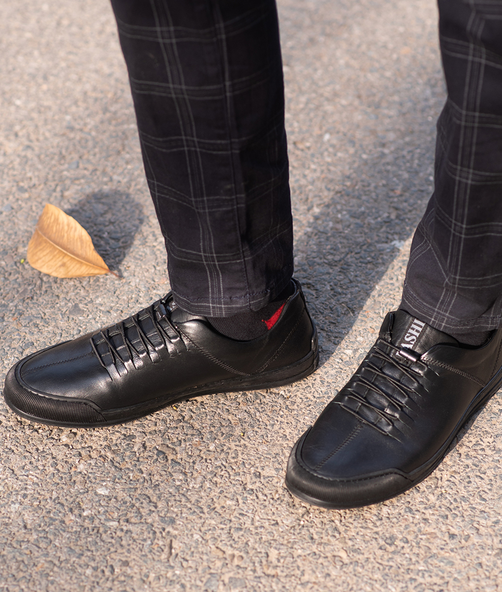 Men's Black Leather Lace Up Sneakers