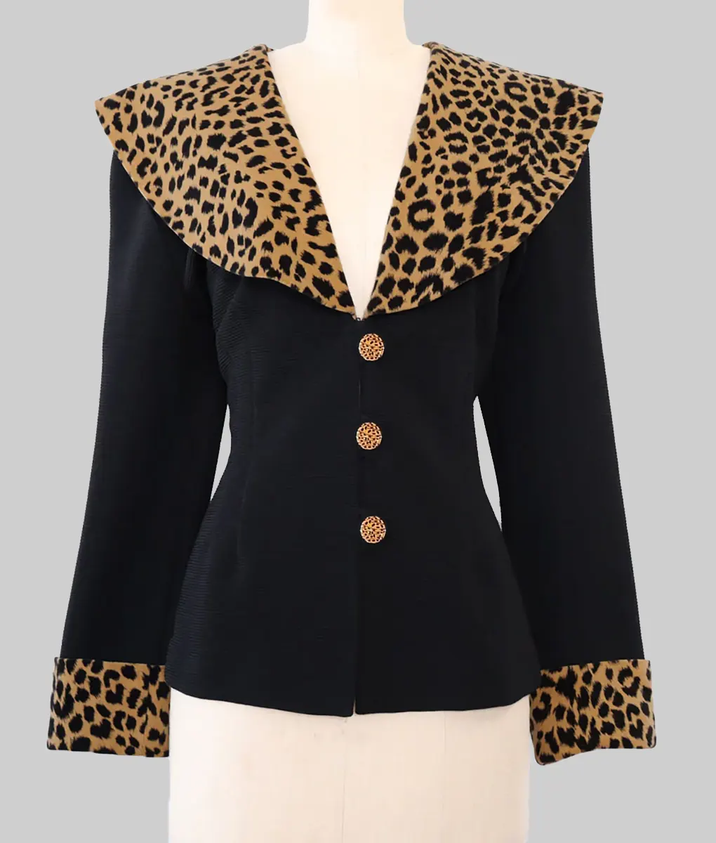 Sabrina Carpenter Leopard Collar Blazer - Sabrina Carpenter Leopard Collar Black Blazer - Front view