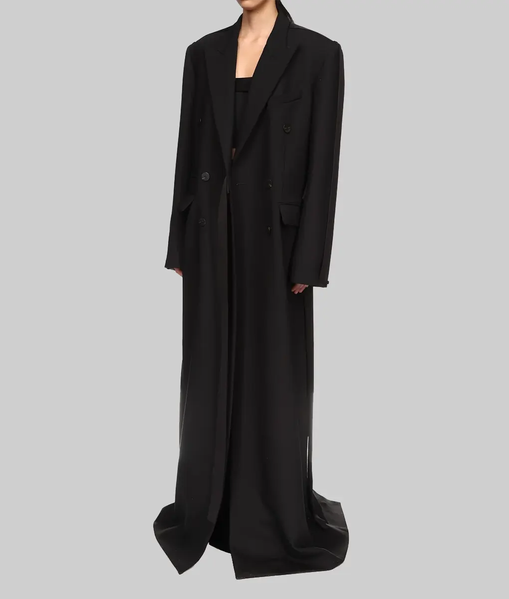 Cameron Diaz Black Long Coat - Back In Action Special screening Cameron Diaz Black Long Coat - Side View