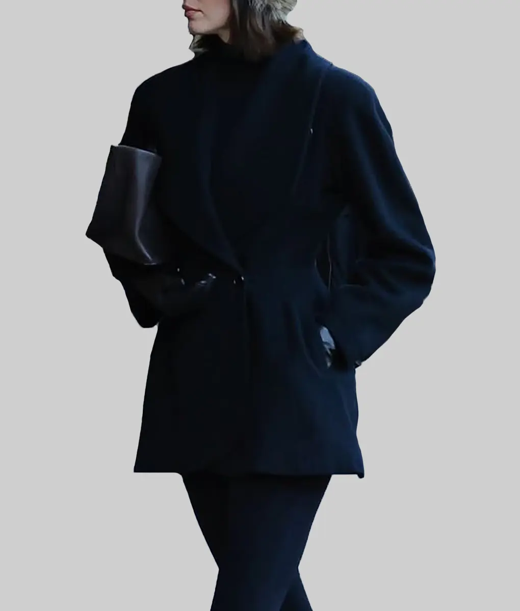 Kendall Jenner Black Wool Blazer - Kendall Jenner Black Wool Blazer - Side View