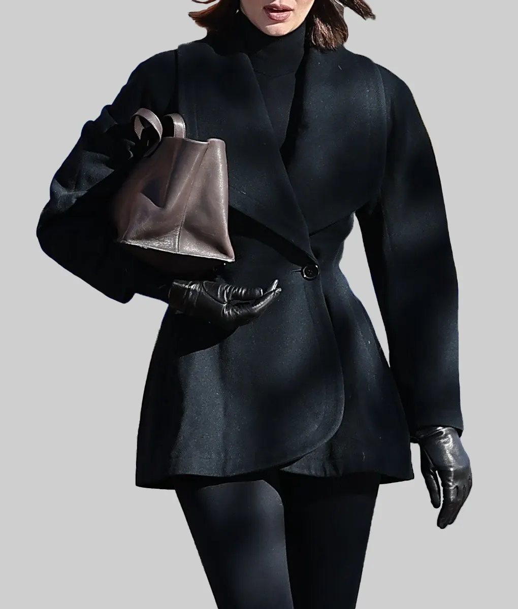 Kendall Jenner Black Wool Blazer - Kendall Jenner Black Wool Blazer - Front View