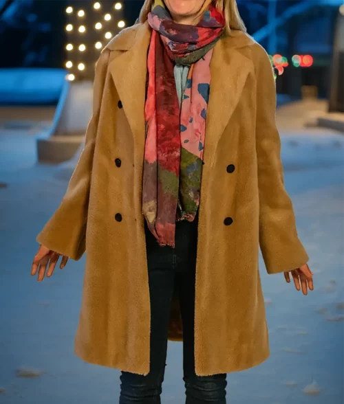 A Merry Little Ex-Mas Alicia Silverstone Faux Fur Coat - Front