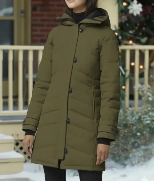 A Merry Little Ex-Mas Alicia Silverstone Green Coat - Front