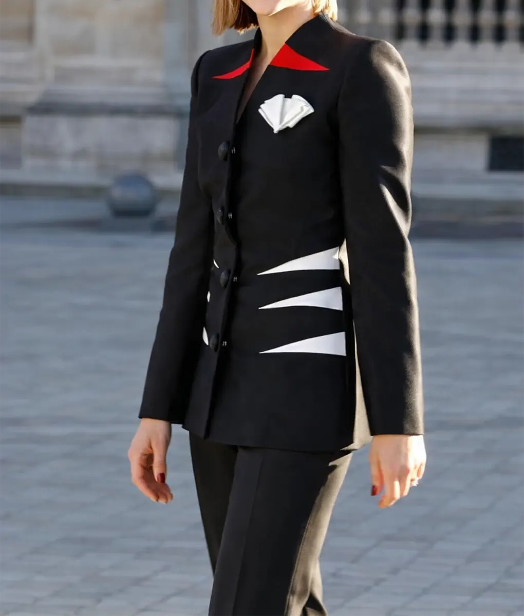 Chlo&euml; Grace Moretz Black Blazer - Side