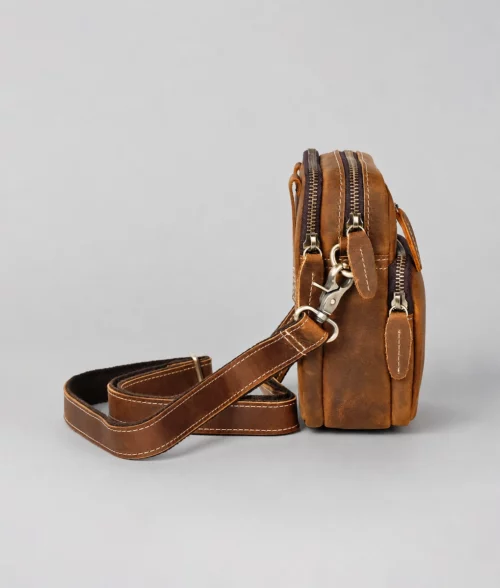 Men’s Vintage Cognac Leather Crossbody Travel Bag (2)